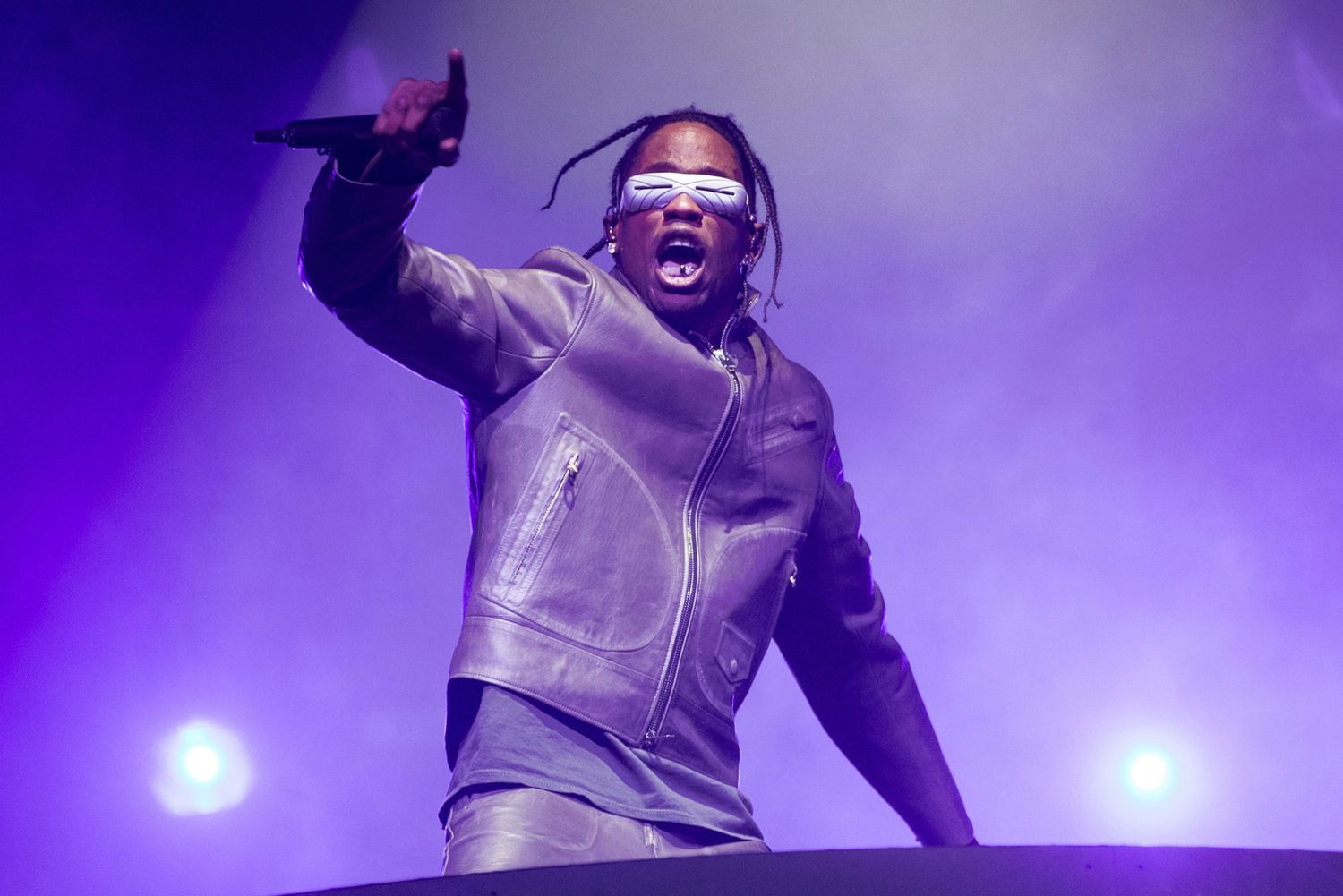 Co nosi Travis Scott? Rozszyfrowanie stylu Travisa Scotta