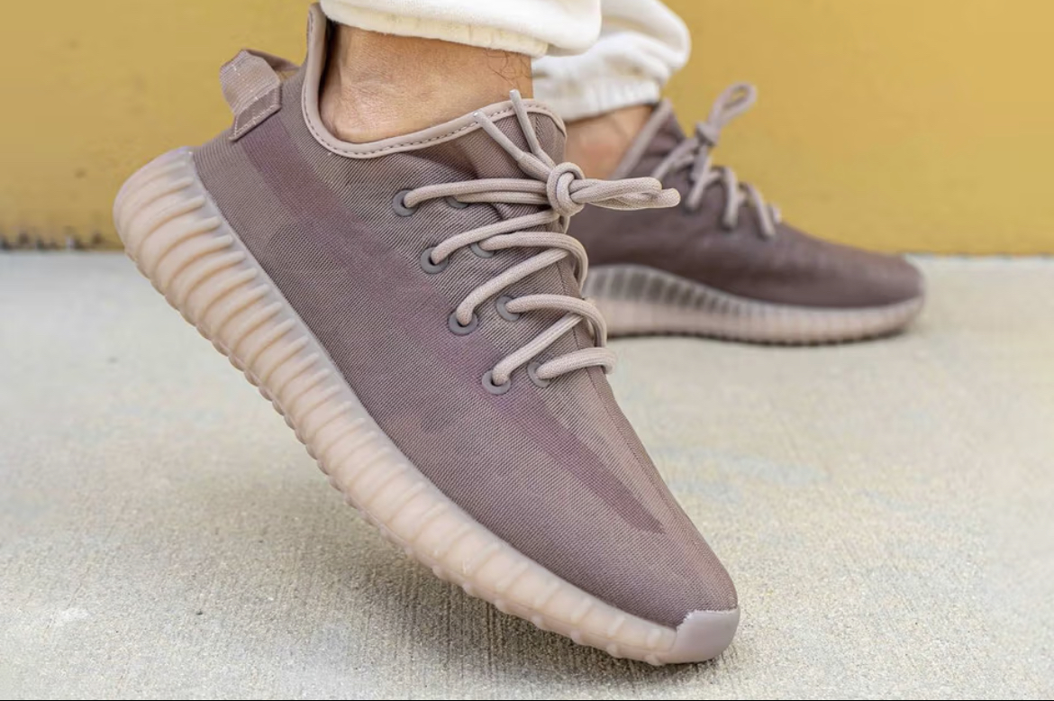 Yeezy 350 Mono Mist: Ostateczny but dla stylu i komfortu