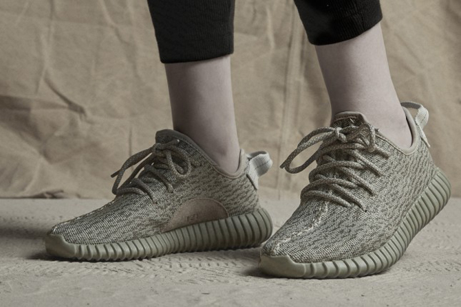 Yeezy 350 Moonrock: Modny i kultowy but dla miłośników sneakersów