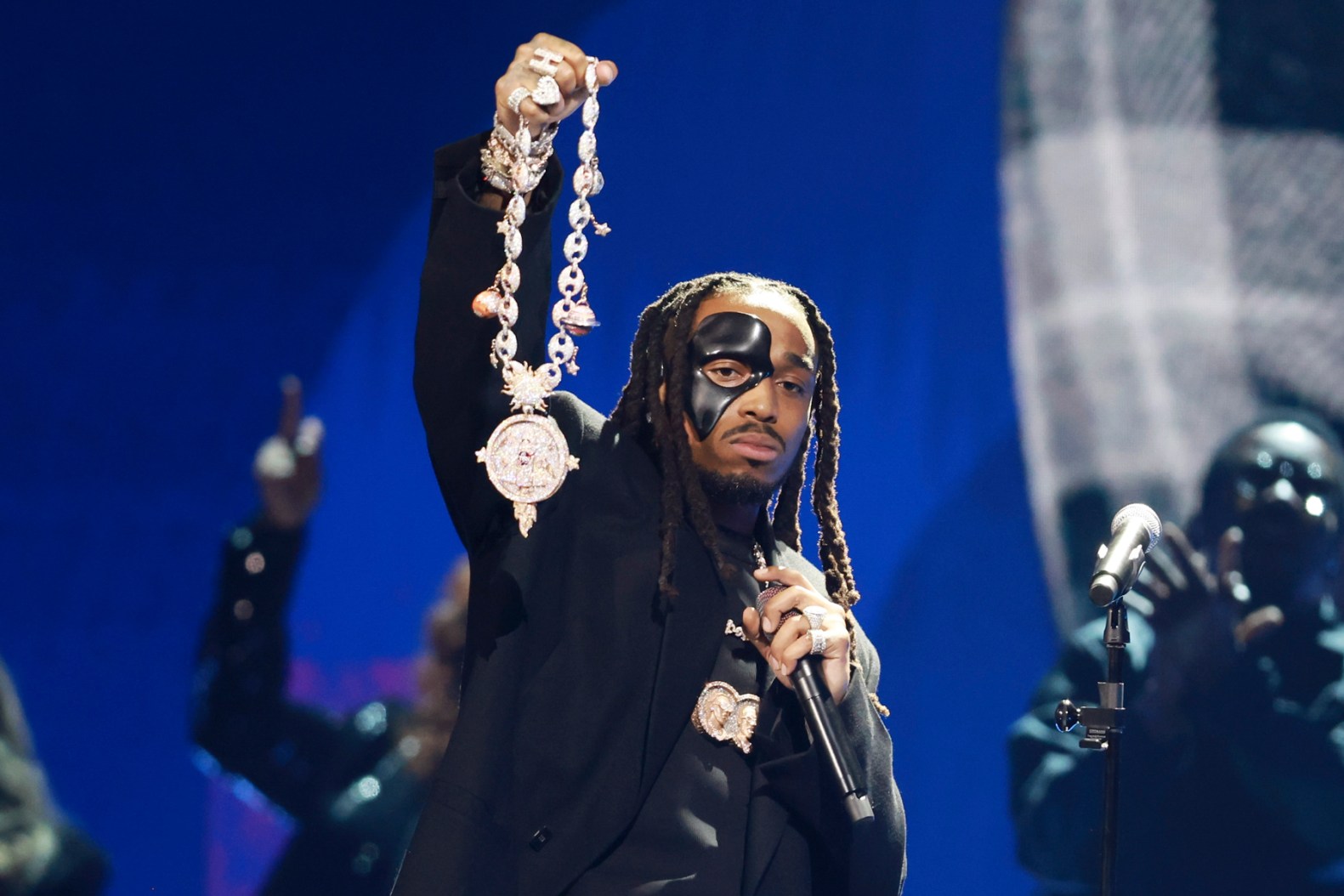 Rozwikłanie Sztuki Quavo: Od Migos do Osobistej Sławności