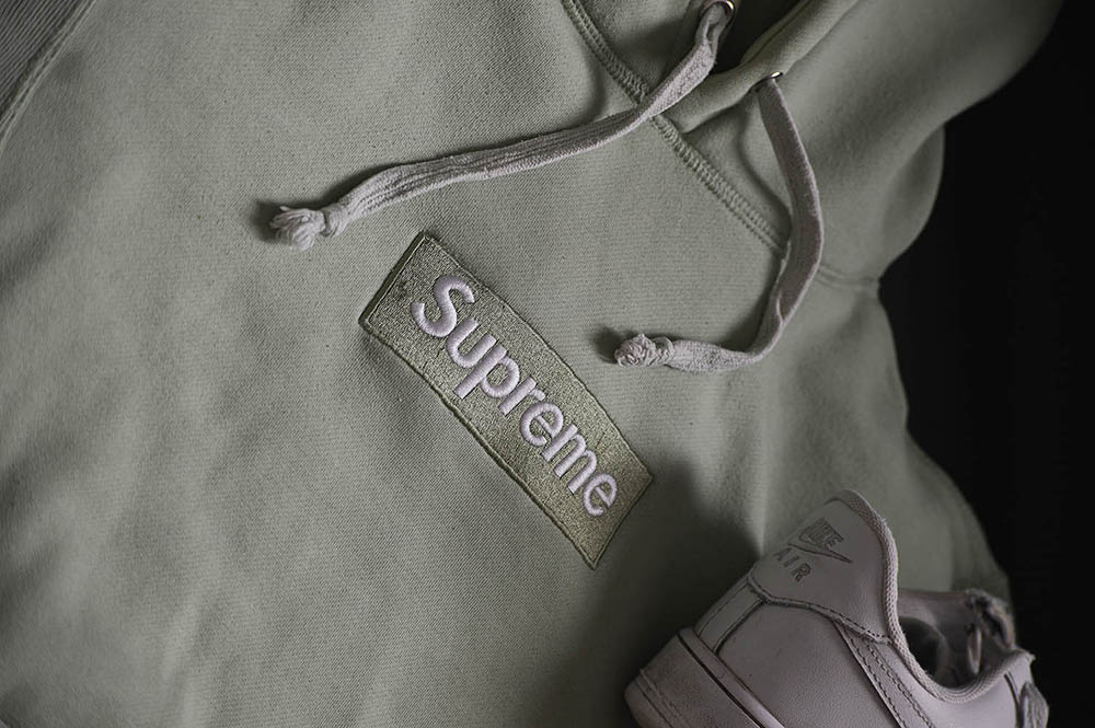 Bluzy Supreme: Unikalny Styl i Wyjątkowy Komfort