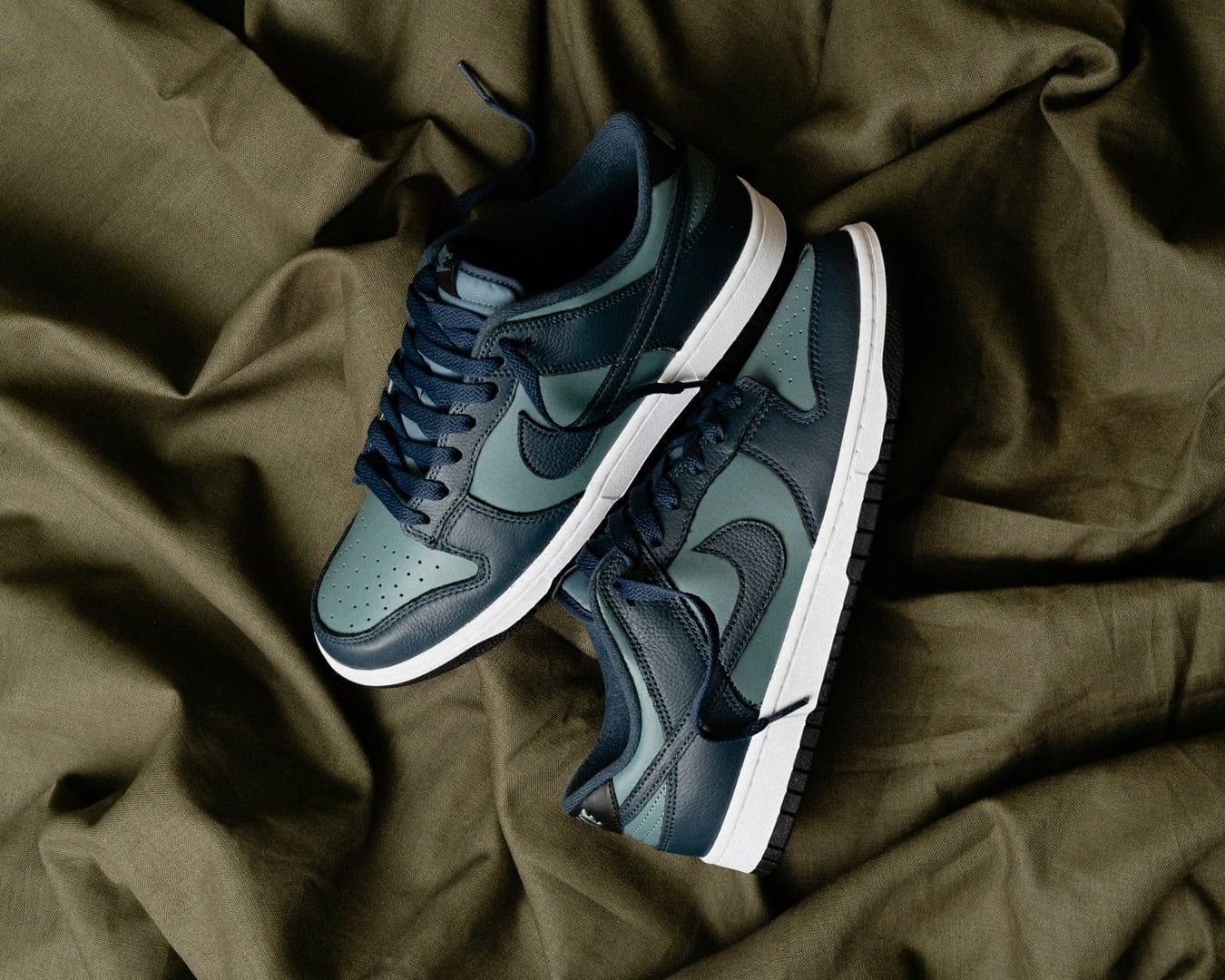 Nike Dunk Low Armory Navy: Ponadczasowa Klasa