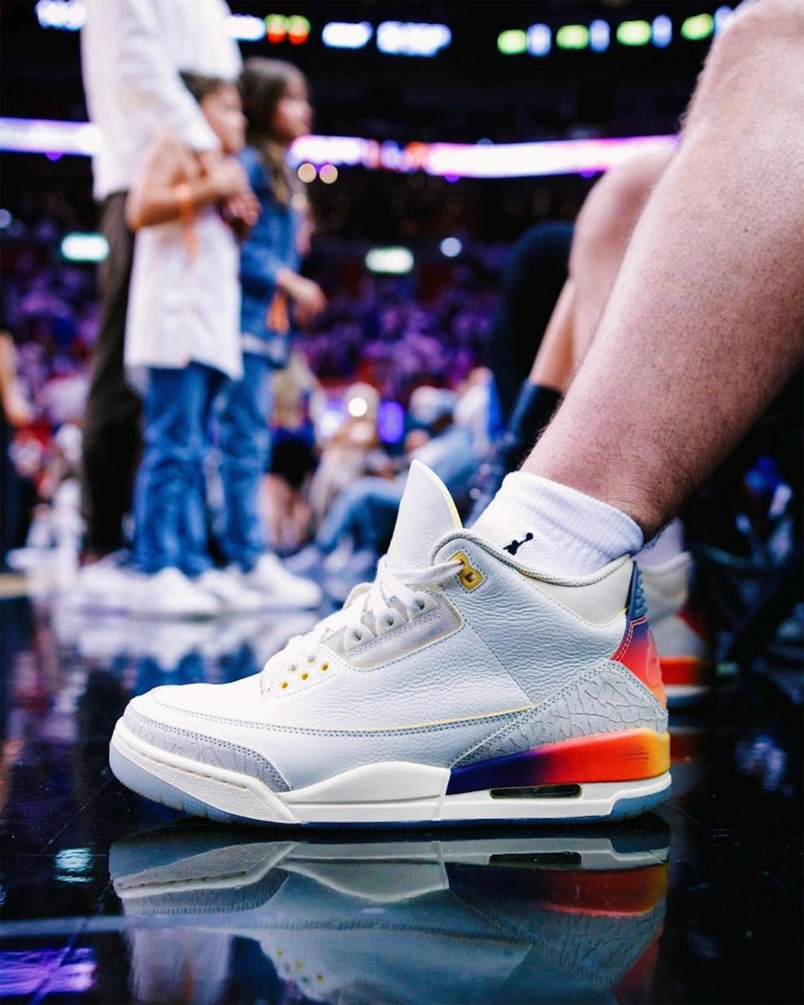 Jordan 3 Retro x J.Balvin Medellin Sunset: Kultura i Styl w Jednym Obuwiu